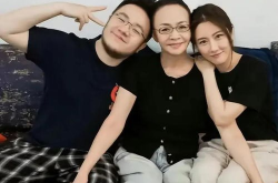 吃瓜娱乐八卦直播间爆料,直播间的吃瓜狂欢与明星隐私博弈”